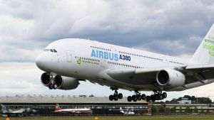 Aproximativ 500 de angajaţi ai Airbus au intrat în carantină