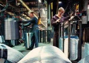 Recalificarea forţei de muncă - soluţie pe plan global, dezastru local