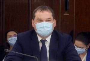 "Funcţia de prefect devine una de demnitate publică. Instituţiile europene au cerut delimitarea între funcţia politică şi partea de specialitate în administraţia publică, iar decizia aparţine României. La 30 de zile de la publicarea ordonanţei de urgenţă în Monitorul Oficial, funcţiile de prefect şi subprefect devin de demnitate publică", a spus Cseke Attila.