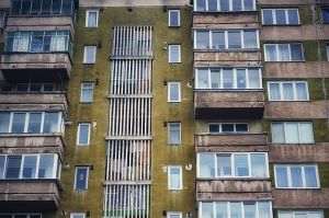 Ţara noastră e pe primul loc din UE la capitolul case supraaglomerate