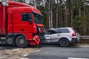 Trei persoane, transportate la spital în urma unui accident rutier