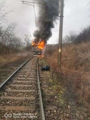 Incendiu la locomotiva unui tren care transporta cereale în Caraş - Severin