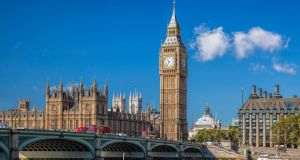 Autorităţile britanice anunţă reducerea nivelului de alertă teroristă