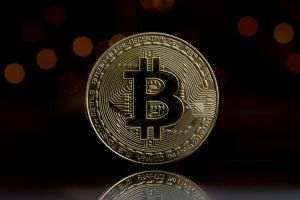 ''Bitcoin ar putea atinge 50.000 de dolari până la sfârşitul săptămânii''