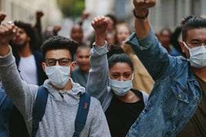  Protest în Serbia după numărul mare al deceselor provocate de COVID-19 în rândul cadrelor medicale