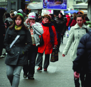 Românii îşi păstrează optimismul vizavi de situaţia economică