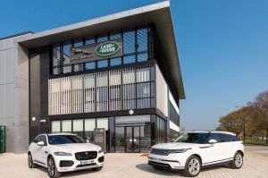 Jaguar Land Rover îşi va reduce forţa de muncă cu 2.000 de angajaţi
