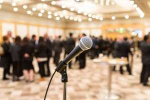 Partidul aflat la guvernare în Japonia invită mai multe femei să participe la reuniuni sale dar nu şi să intervină