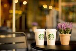 Starbucks deschide o nouă cafenea în Braşov