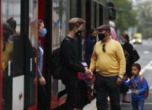 Cehia înăspreşte regulile de purtare a măştilor faciale de protecţie