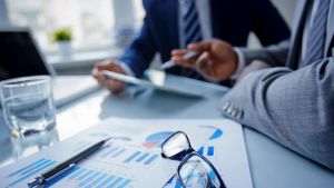 Unele IFN-uri din România practică printre cele mai mari dobânzi din UE - 30.341% pentru un credit de 180 de euro
