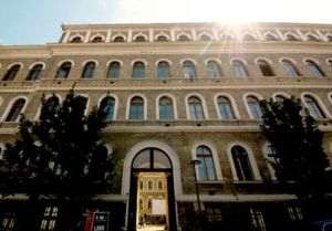MAE şi Ministerul Educaţiei acordă 100 de burse de studii tinerilor din Belarus