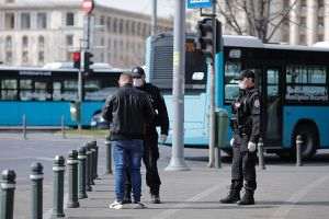 9 poliţişti, anchetaţi pentru lipsire de libertate şi tortură