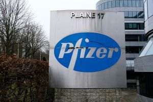 Pfizer face concedieri în Belgia şi transferă activităţile în România