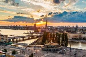 Sute de persoane au protestat la Stockholm împotriva restricţiilor