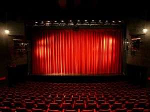Teatrul Naţional suspendă activitatea în sălile proprii pentru următoarele 14 zile