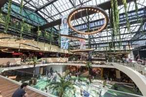 O treime dintre români nu frecventează restaurantele din mall în contextul COVID-19