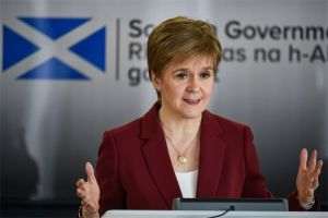 O comisie ajunge la concluzia că premierul scoţian Nicola Sturgeon a ''înşelat'' parlamentul