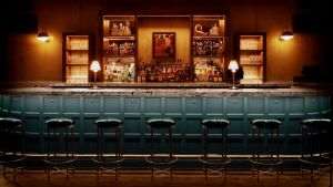 Lucian Bode va propune suspendarea activităţii barurilor şi cluburilor care încalcă regulile