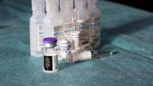 Vaccinurile Pfizer şi Moderna reduc riscul de infectare cu 80% la două săptămâni după prima doză
