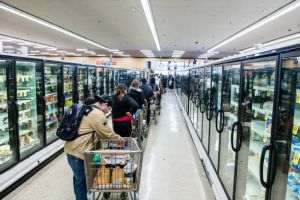 Prefectul Capitalei - întrevedere cu reprezentanţi ai retailerilor privind măsuri pentru reducerea aglomeraţiei