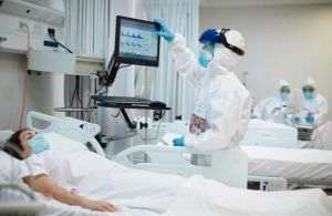 ''Trebuie atins obiectivul de a avea 1.600 de paturi ATI în spitale''