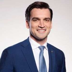 ''Trebuie să găsim cele mai bune soluţii ca în spitale să existe suficiente locuri la ATI''