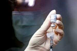 Contractul UE cu AstraZeneca pentru vaccinul anti-COVID-19 ar putea să nu fie reînnoit