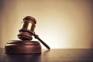 Procurorii DIICOT au trimis în judecată opt persoane acuzate de camătă