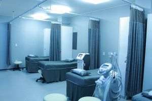 Valul trei al pandemiei dă semne de relaxare. Spitalul Râmnicu Sărat face loc şi bolnavilor nonCOVID