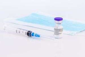 O nouă tranşă de aproape 700.000 de noi doze de vaccin Pfizer va sosi mâine în Româmia