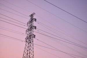 Preţul maxim al energiei electrice - 433,53 lei/MWh