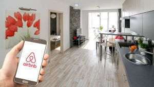 Airbnb speră că oamenii ard de nerăbdare să călătorească din nou
