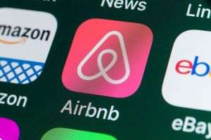 Rezervările Airbnb au crescut cu 52% în primul trimestru din 2021