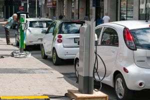 UE a exportat anul trecut 5,2 milioane vehicule electrice şi hibride