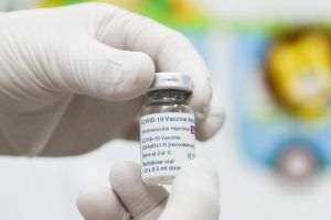 O nouă tranşă de vaccin produs de AstraZeneca a intrat în ţară
