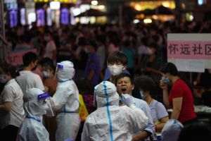 China raportează 20 de noi cazuri într-un focar declanşat în oraşul Guangzhou