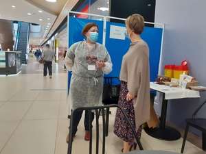 Adolescenţii din Buzău, vaccinaţi în mall