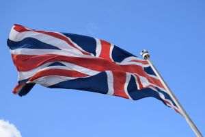 Londra accelerează relocarea angajaţilor săi afgani în Regatul Unit