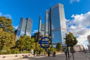 BCE menţine dobânda de politică monetară la cel mai scăzut nivel din istorie
