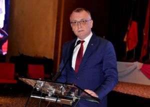 Ministrul explică, elevii protestează