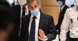 Închisoare cu executare cerută pentru Nicolas Sarkozy, acuzat de cheltuieli excesive în campania prezidenţială