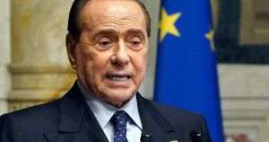Silvio Berlusconi intenţionează să rămână angajat în viaţa politică a Italiei