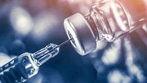 FDA a adaugat la documentaţia vaccinurilor Pfizer şi Moderna un avertisment privind riscul de inflamaţie cardiacă