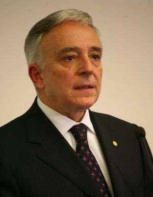 "Presiunea asupra leului a fost mare la începutul pandemiei, oamenii şi-au retras banii din bănci"