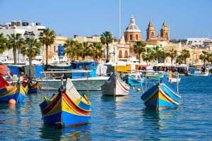 Malta îşi redeschide frontierele pentru persoanele nevaccinate, dar este obligatorie carantina