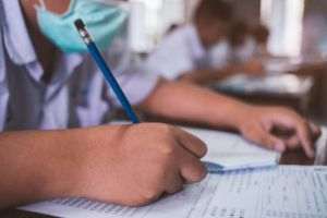 Federaţia părinţilor se opune examenelor de admitere la liceu, prevăzute ca opţiune în "România educată"