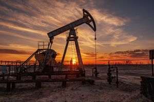 Marii producători de petrol au căzut de acord să majoreze producţia începând din luna august