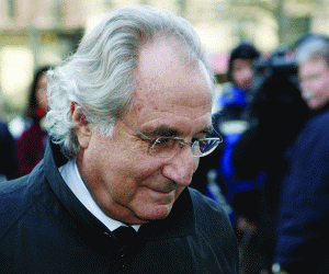 Bernard Madoff a fost pus sub acuzare în 11 decembrie 2008.