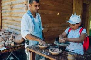 Olarii-bucătari, demonstraţii de virtuozitate la Muzeul Astra